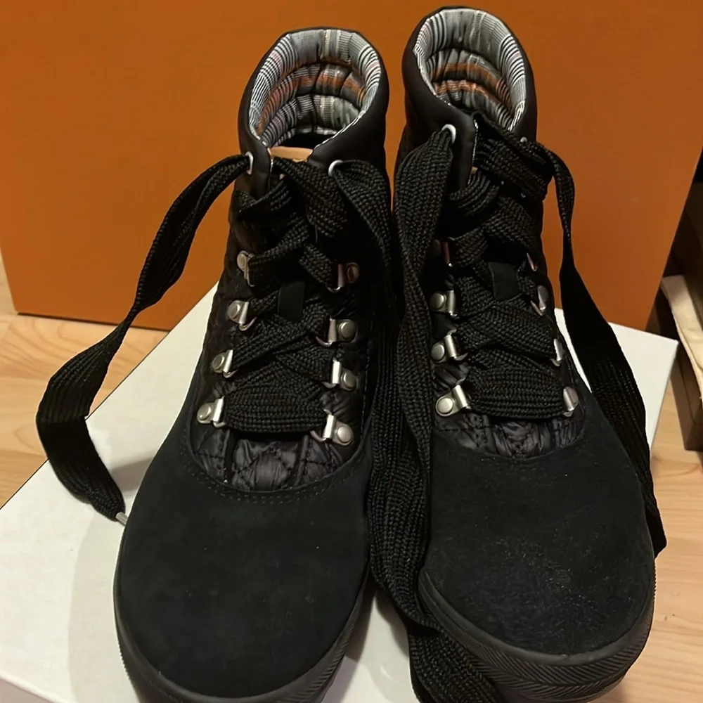 Keds NEW IN BOX black boots waterproof women’s‎ 9